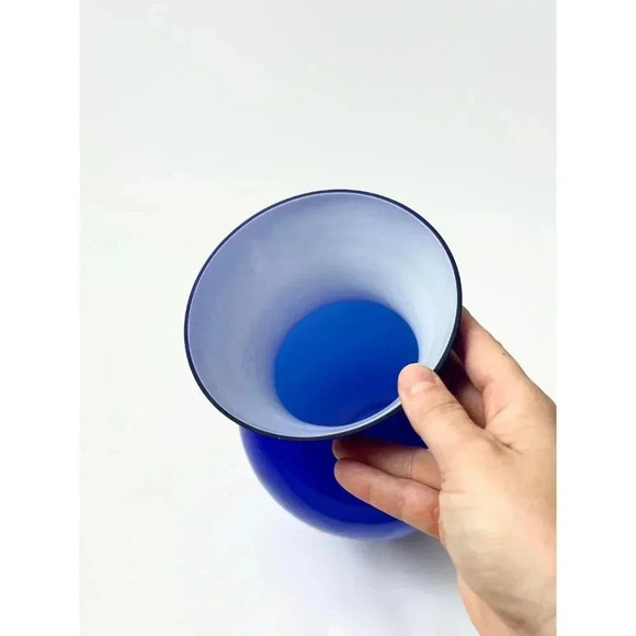 Large Cobalt Blue & White Inner Lined Vintage Midcentury Modern Glass Bud Vase - Picture 8 of 8